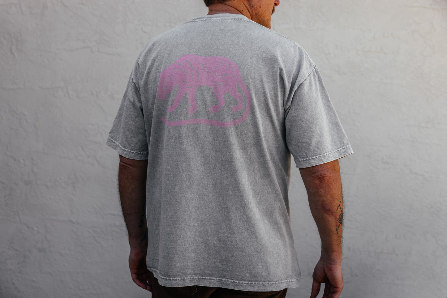 T Shirt - Big Jackal - Limestone