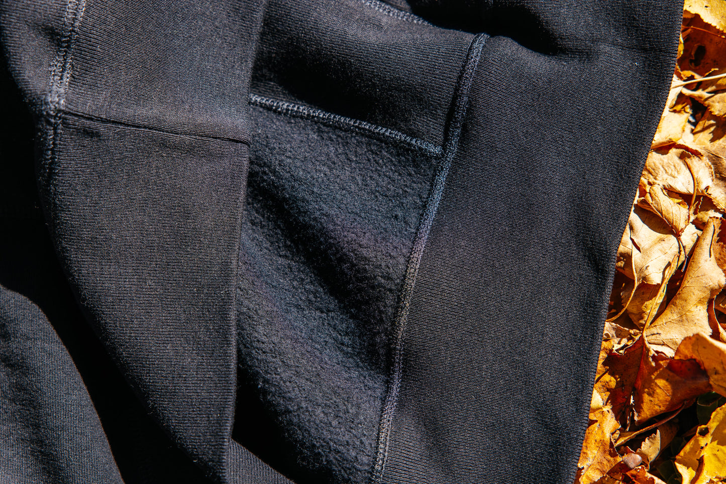 Crewneck - Radavist Rune - Obsidian